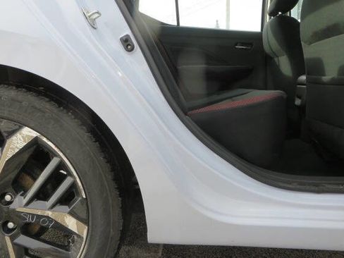 Used 2024 Nissan Versa SR w/ Trunk Package image 27