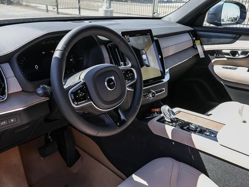 New 2026 Volvo XC90 T8 Plus w/ Protection Package Premier AWD/4WD image 25