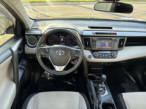 Used 2017 Toyota RAV4 XLE FWD image 18