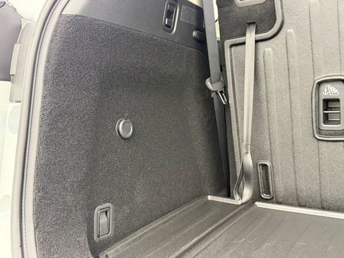 New 2026 Nissan Pathfinder Platinum FWD image 40