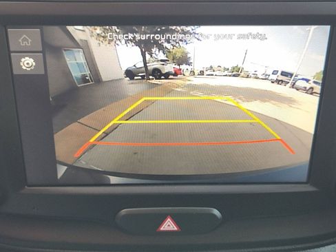 Used 2024 Kia Soul LX w/ Option Group 015 FWD image 17