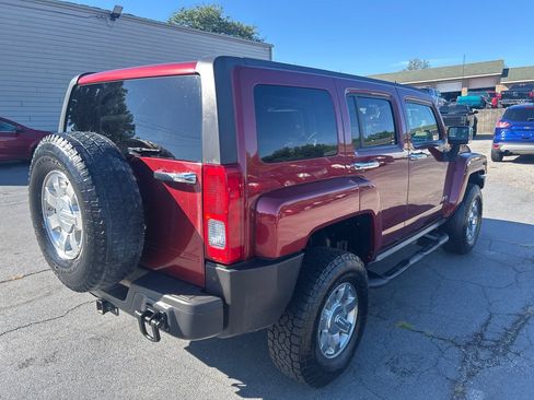 Used 2010 HUMMER H3 w/ Appearance Package AWD/4WD image 6