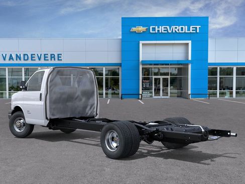 New 2025 Chevrolet Express 3500 w/ Power Convenience Package RWD image 5