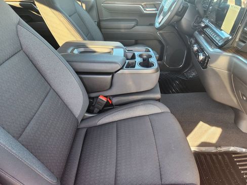 Used 2024 GMC Sierra 1500 SLE image 14