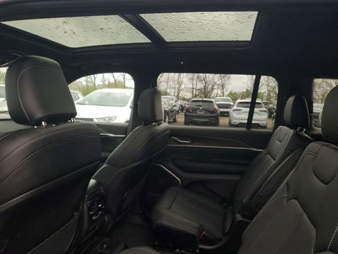 New 2026 Jeep Grand Cherokee L Limited AWD/4WD image 10