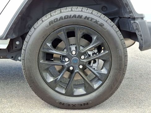 Used 2025 Jeep Wrangler Unlimited Sahara w/ Safety Group AWD/4WD image 37
