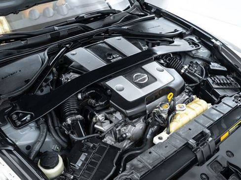 Used 2014 Nissan 370Z Touring w/ Sport Package image 28