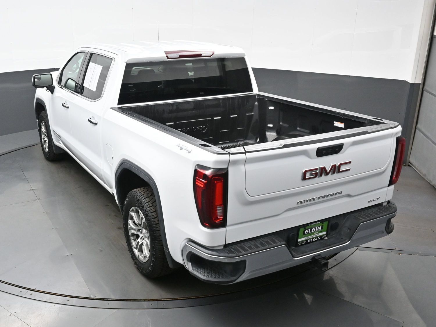 Used 2024 GMC Sierra 1500 SLT AWD/4WD image 37