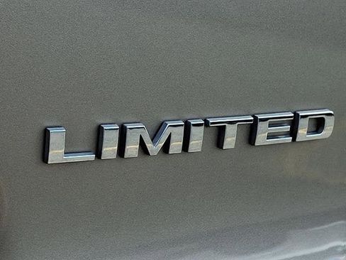 Used 2021 Jeep Cherokee Limited AWD/4WD image 35