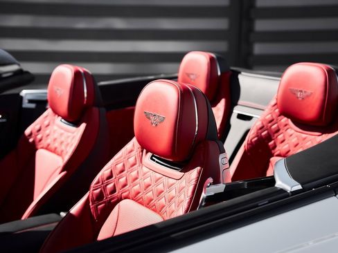 Used 2023 Bentley Continental GT Azure image 13