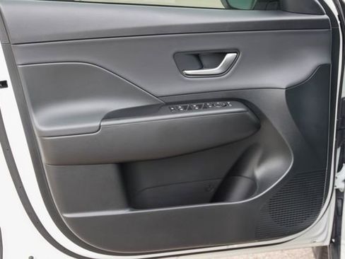New 2026 Hyundai Kona SEL Premium FWD image 9