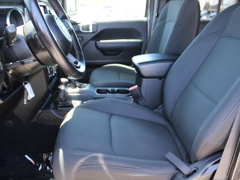 Used 2022 Jeep Wrangler Unlimited Sport AWD/4WD image 36