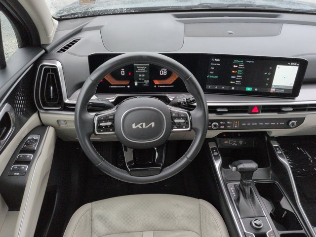 Used 2024 Kia Sorento S w/ Panoramic Sunroof Package FWD image 16