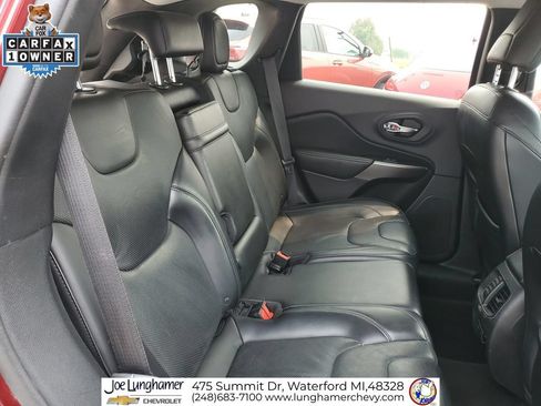 Used 2019 Jeep Cherokee Limited w/ Technology Group AWD/4WD image 27