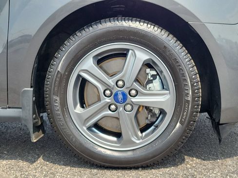 Certified 2023 Ford Transit Connect Titanium FWD image 9