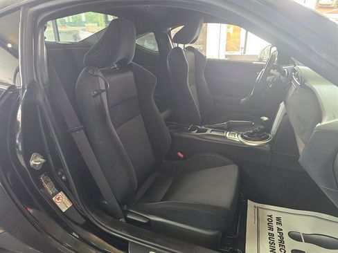 Used 2017 Toyota 86 RWD image 12