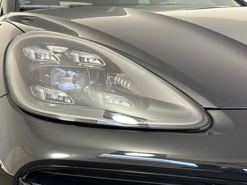 Used 2023 Porsche Cayenne Turbo S image 37