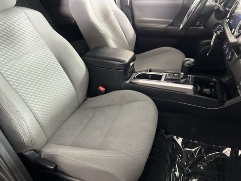 Used 2020 Toyota Tacoma SR5 RWD image 26