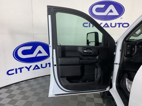 Used 2024 Chevrolet Silverado 2500 Custom w/ Custom Value Package AWD/4WD image 12