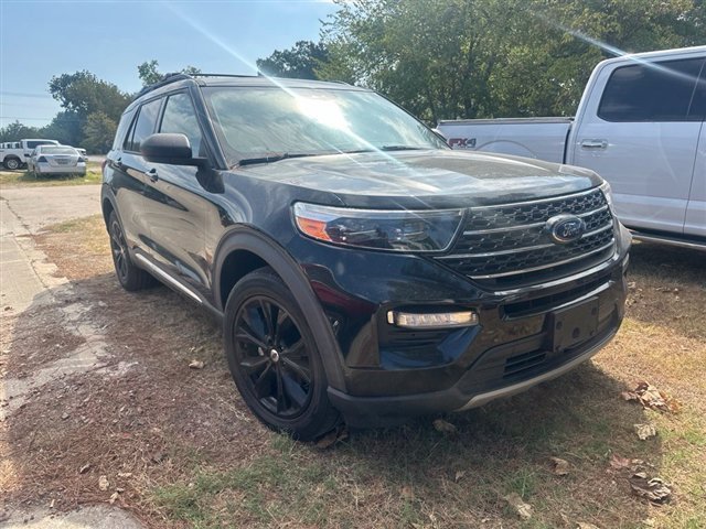 Used 2020 Ford Explorer XLT w/ Equipment Group 202A AWD/4WD image 2