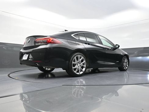 Used 2019 Buick Regal Avenir w/ Driver Confidence Package II FWD image 29