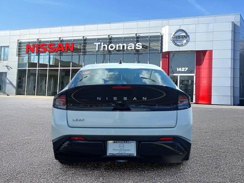 New 2026 Nissan Leaf FWD image 6