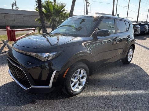 New 2025 Kia Soul LX image 3