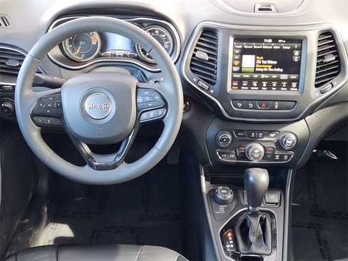 Used 2023 Jeep Cherokee Altitude Lux image 26