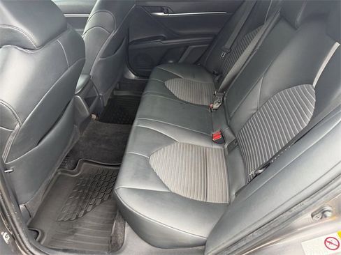 Used 2018 Toyota Camry SE w/ Convenience Package image 22