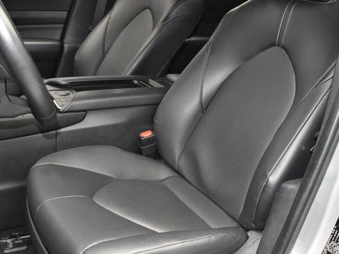 Used 2024 Toyota Grand Highlander AWD image 14