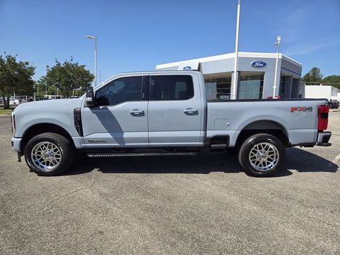 Used 2024 Ford F250 Lariat w/ Sport Appearance Package AWD/4WD image 4