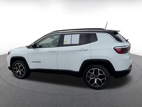 Used 2025 Jeep Compass Limited AWD/4WD image 8