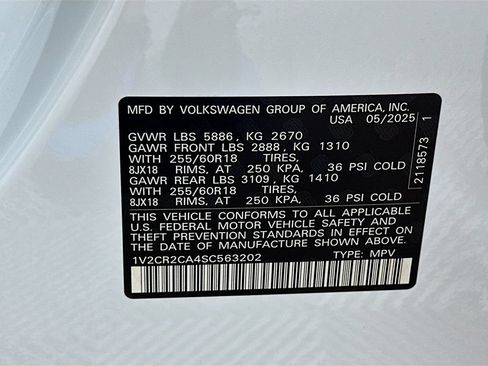 Used 2025 Volkswagen Atlas Peak Edition SE AWD/4WD image 28