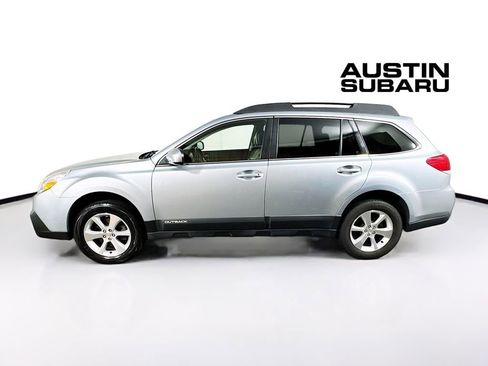 Used 2014 Subaru Outback 3.6R Limited w/ Moonroof Package image 4