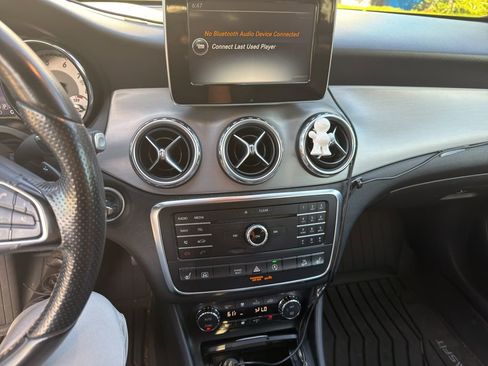 Used 2016 Mercedes-Benz GLA 250 4MATIC image 12