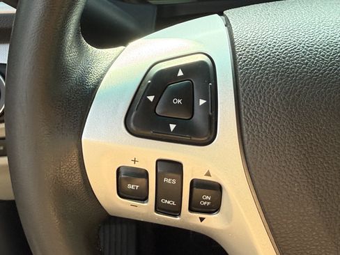 Used 2013 Ford Explorer XLT image 16