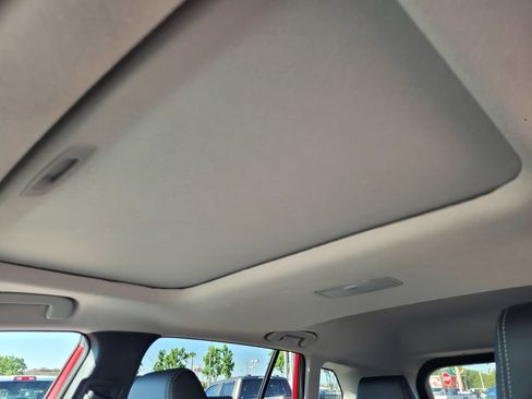 Used 2025 Toyota Corolla Cross XLE w/ Convenience Package FWD image 14