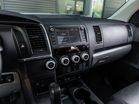 Used 2020 Toyota Sequoia SR5 image 29