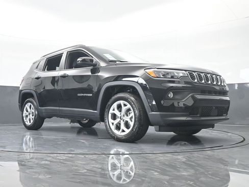Used 2026 Jeep Compass Latitude AWD/4WD image 56