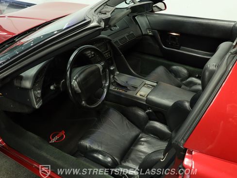 Used 1990 Chevrolet Corvette Coupe RWD image 4
