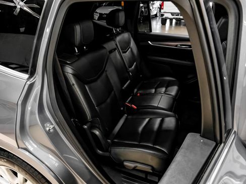 Used 2021 Cadillac XT6 Luxury FWD image 42