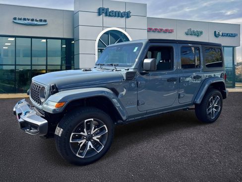 Used 2024 Jeep Wrangler Unlimited w/ Convenience Group image 4