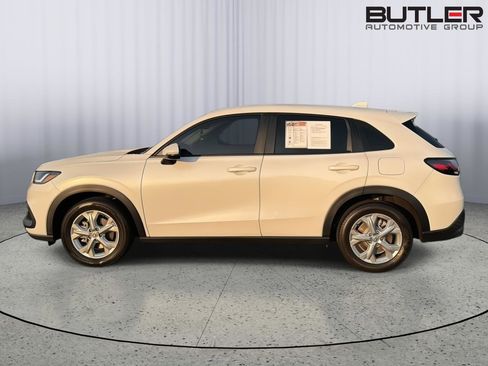 Used 2023 Honda HR-V LX image 3
