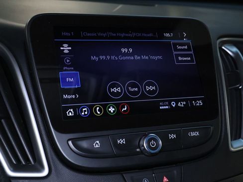 Used 2025 Chevrolet Malibu LT image 28