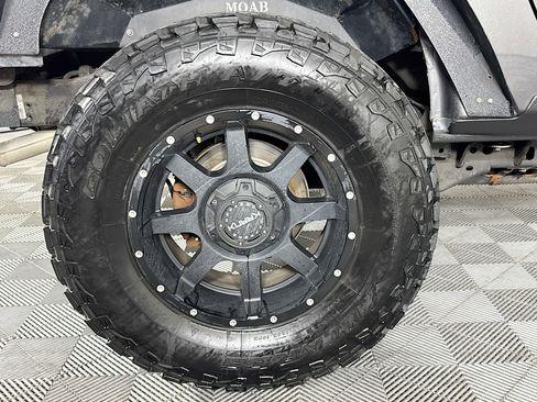 Used 2017 Jeep Wrangler Sport image 26