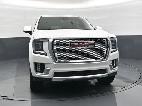 Used 2023 GMC Yukon XL Denali AWD/4WD image 10