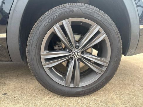 Used 2021 Volkswagen Atlas SE w/ Panoramic Sunroof Package FWD image 9