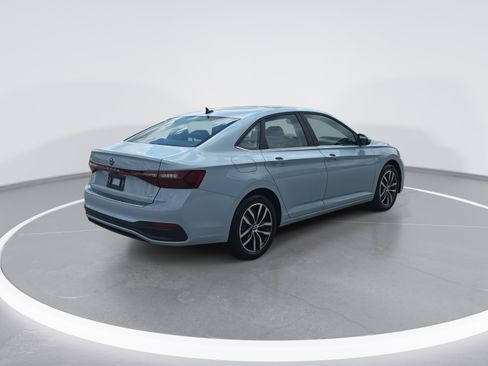 New 2025 Volkswagen Jetta SE image 3