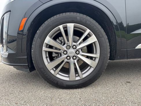 Certified 2024 Cadillac XT6 Premium Luxury w/ LPO, Floor Liner Package AWD/4WD image 15