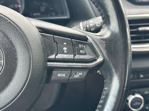 Used 2018 MAZDA MAZDA3 Grand Touring w/ Premium Equipment Package FWD image 22